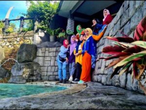 Caraka Homestay 16 Villa di Puncak untuk 10 Orang