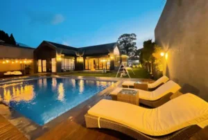 De Black Challet Villa De Black Challet Villa