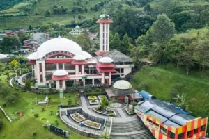 Wisata Religi di Puncak - Mesjid Atta'awun Wisata Religi di Puncak - Mesjid Atta'awun