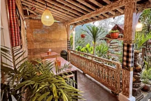 Tropical Deck Cafe Puncak